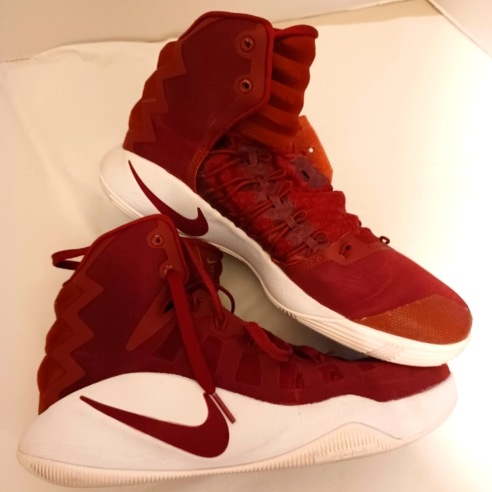 Nike Hyperdunk TB Sneakers